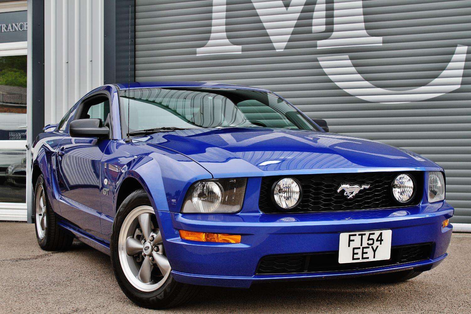 A 2005 FORD MUSTANG 4.6 V8 GT Fastback A 2005 FORD MUSTANG 4.6 V8 GT Fastback