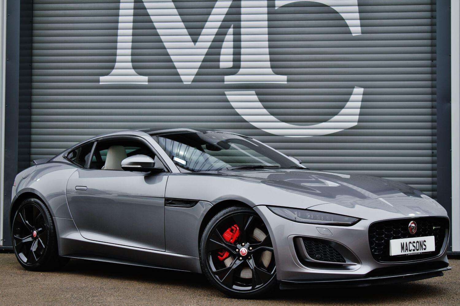 A 2021 JAGUAR F-TYPE 5.0 V8 R-Dynamic P450 AWD A 2021 JAGUAR F-TYPE 5.0 V8 R-Dynamic P450 AWD