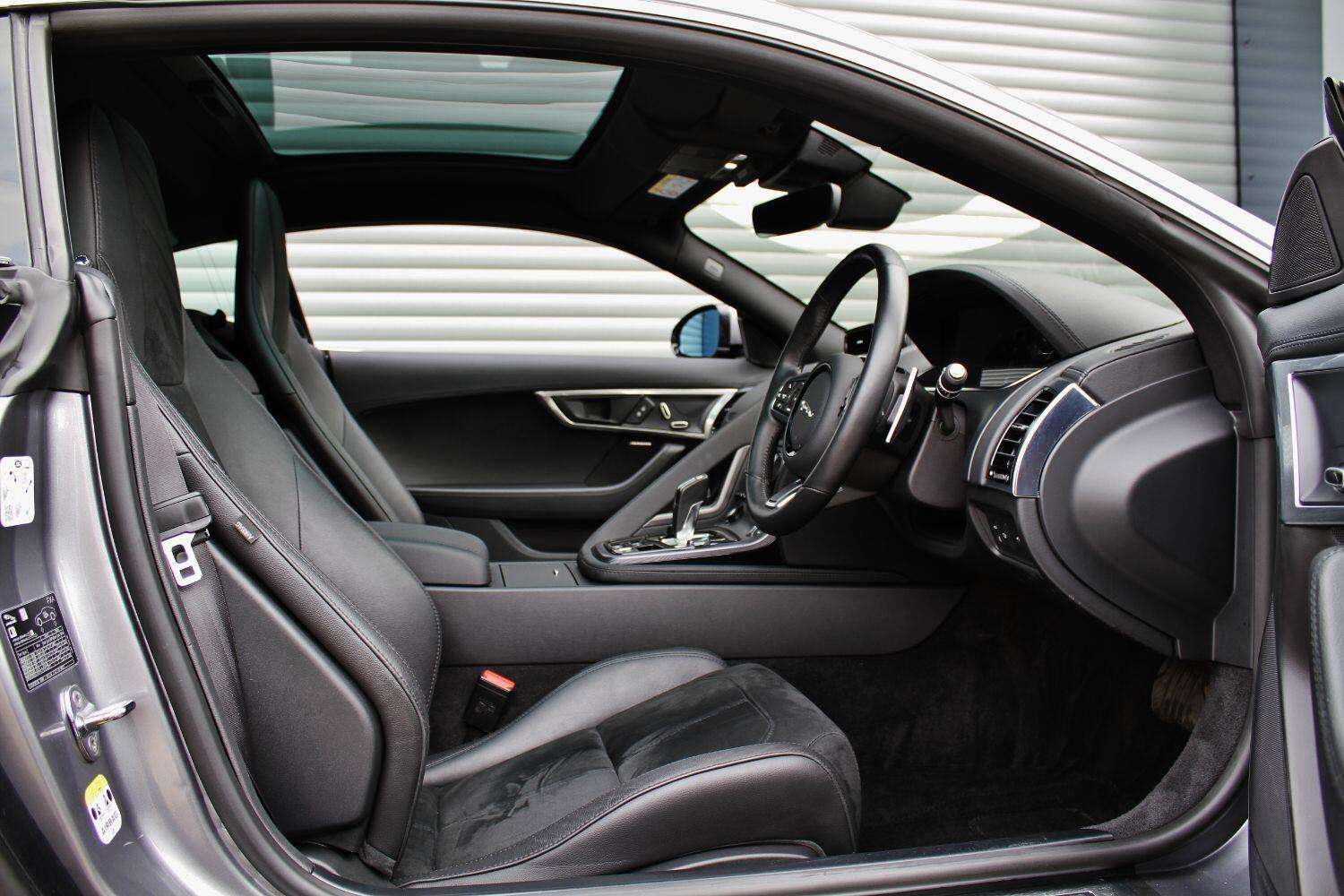 2021 JAGUAR F-TYPE 2021 JAGUAR F-TYPE