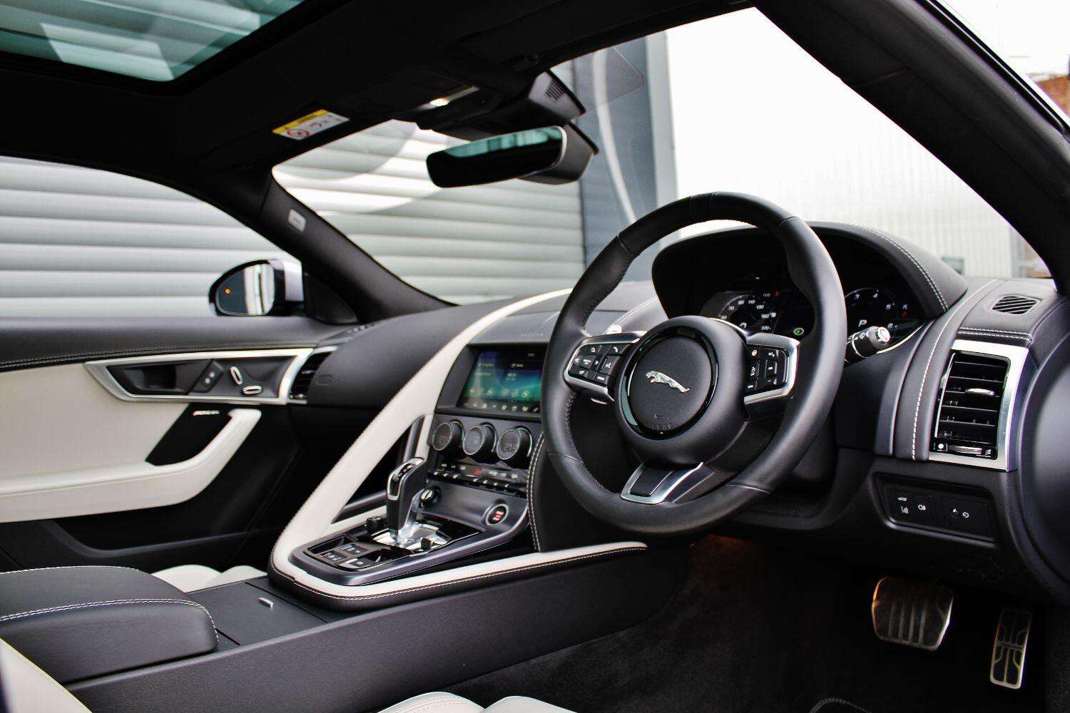 2021 JAGUAR F-TYPE 2021 JAGUAR F-TYPE