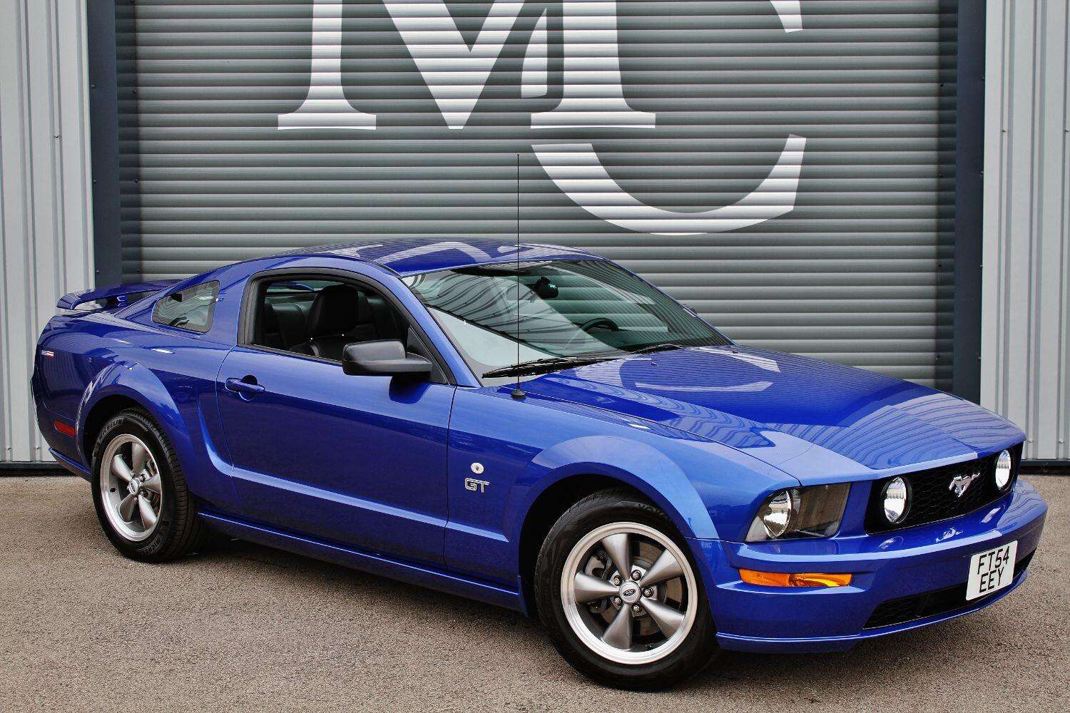 A 2005 FORD MUSTANG 4.6 V8 GT Fastback A 2005 FORD MUSTANG 4.6 V8 GT Fastback