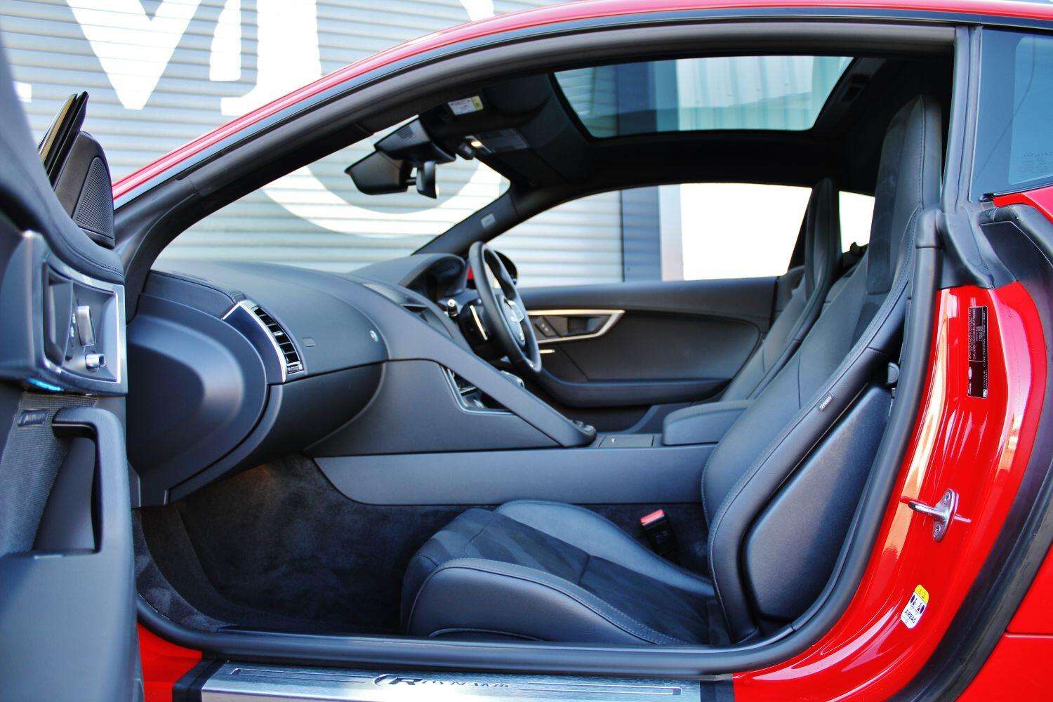 2021 JAGUAR F-TYPE 2021 JAGUAR F-TYPE