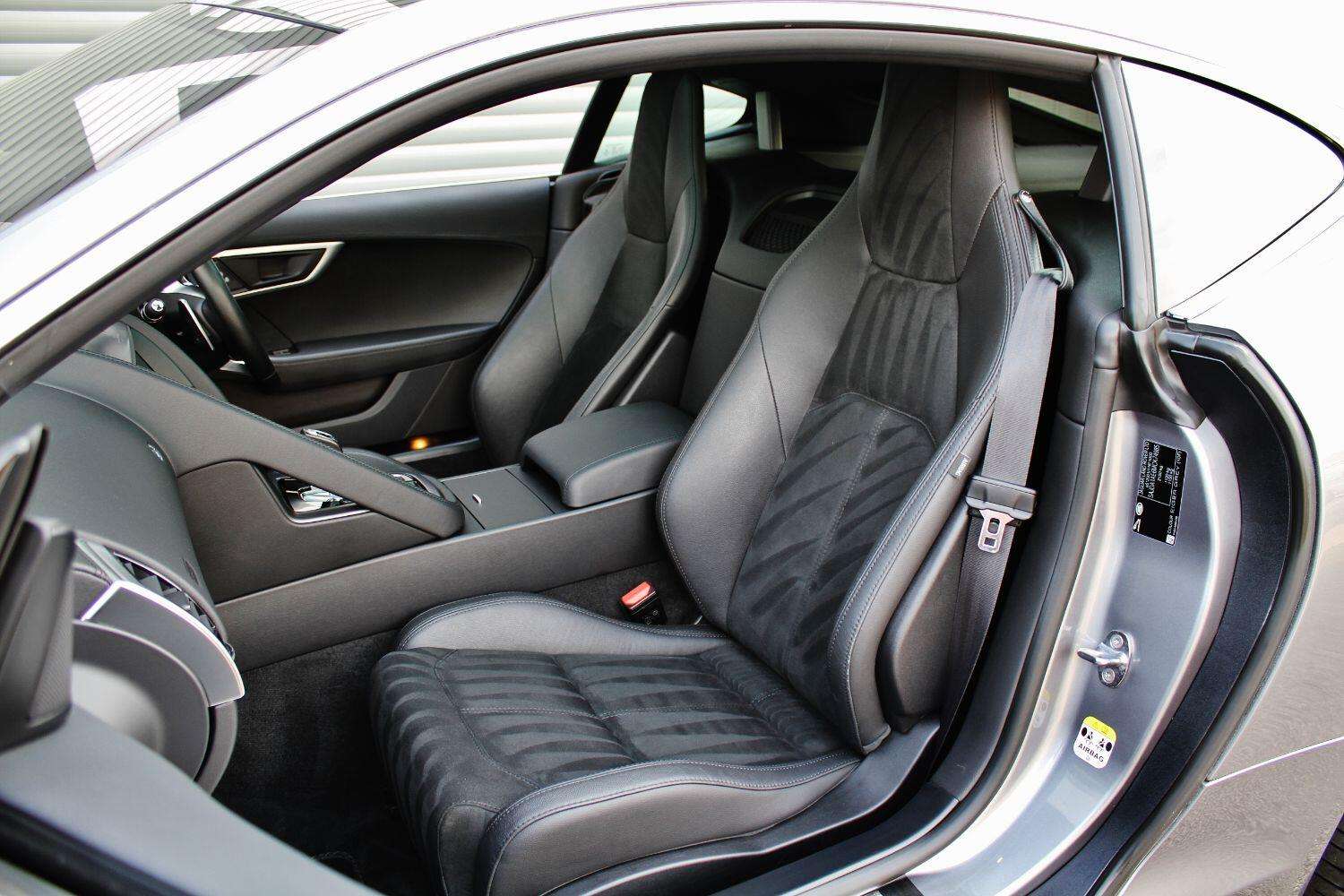 2021 JAGUAR F-TYPE 2021 JAGUAR F-TYPE