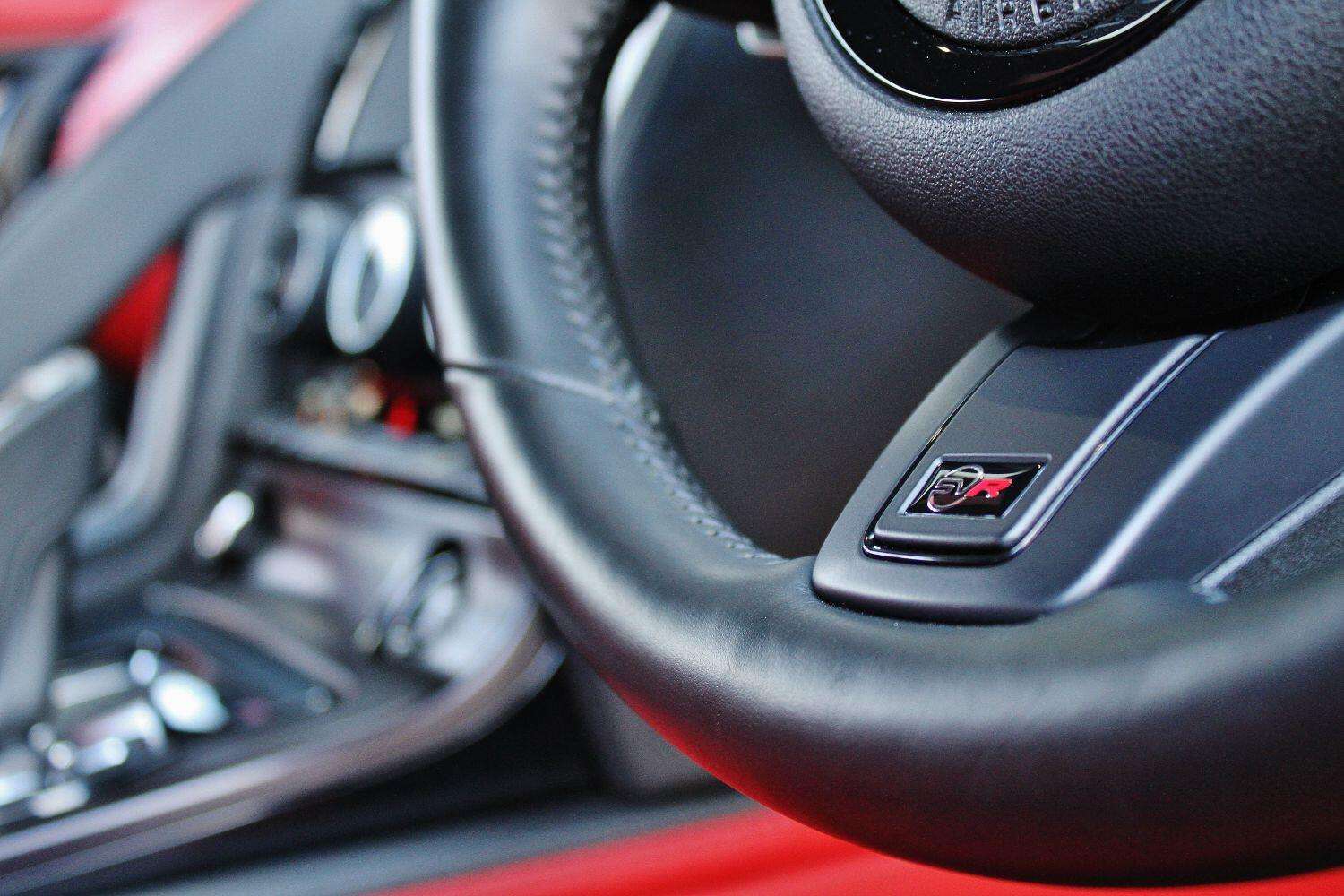 2016 JAGUAR F-TYPE 2016 JAGUAR F-TYPE