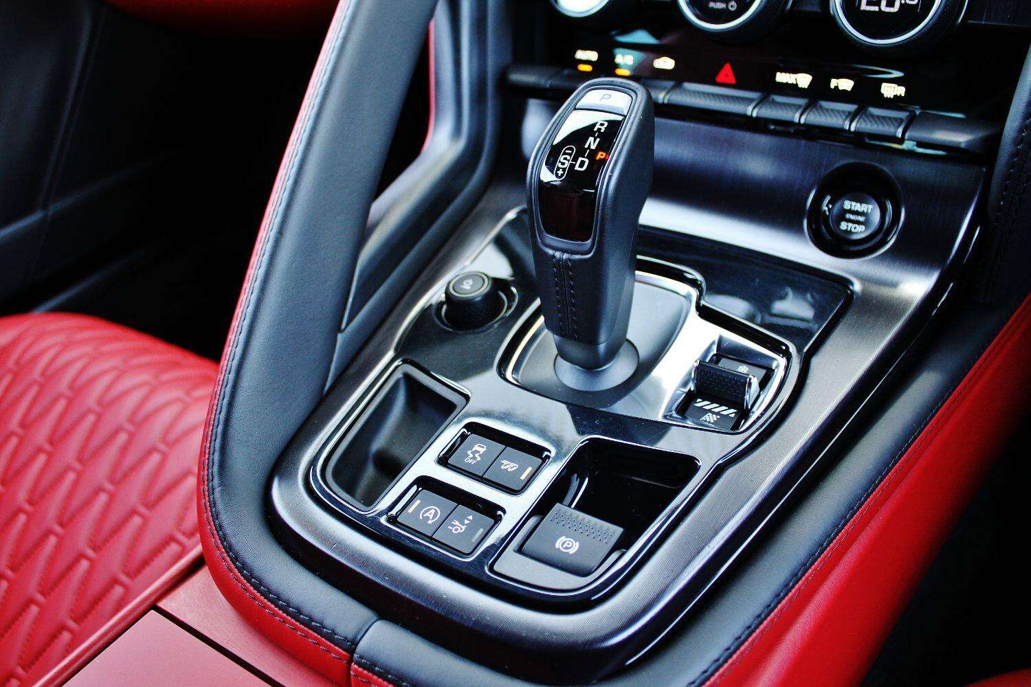 2016 JAGUAR F-TYPE 2016 JAGUAR F-TYPE