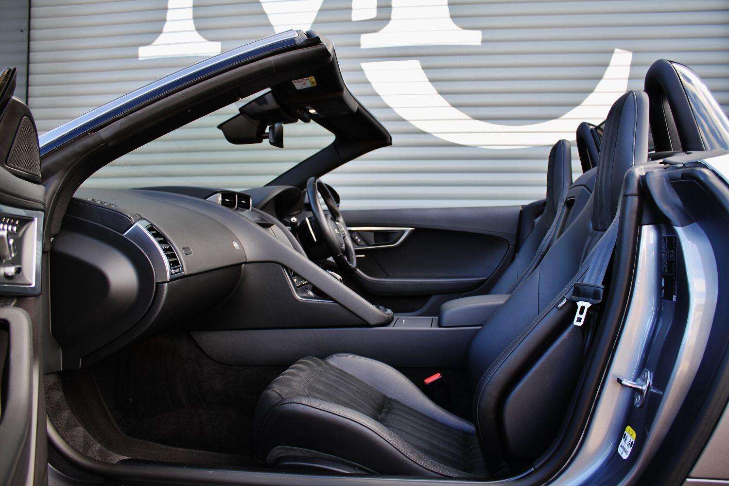 2020 JAGUAR F-TYPE 2020 JAGUAR F-TYPE