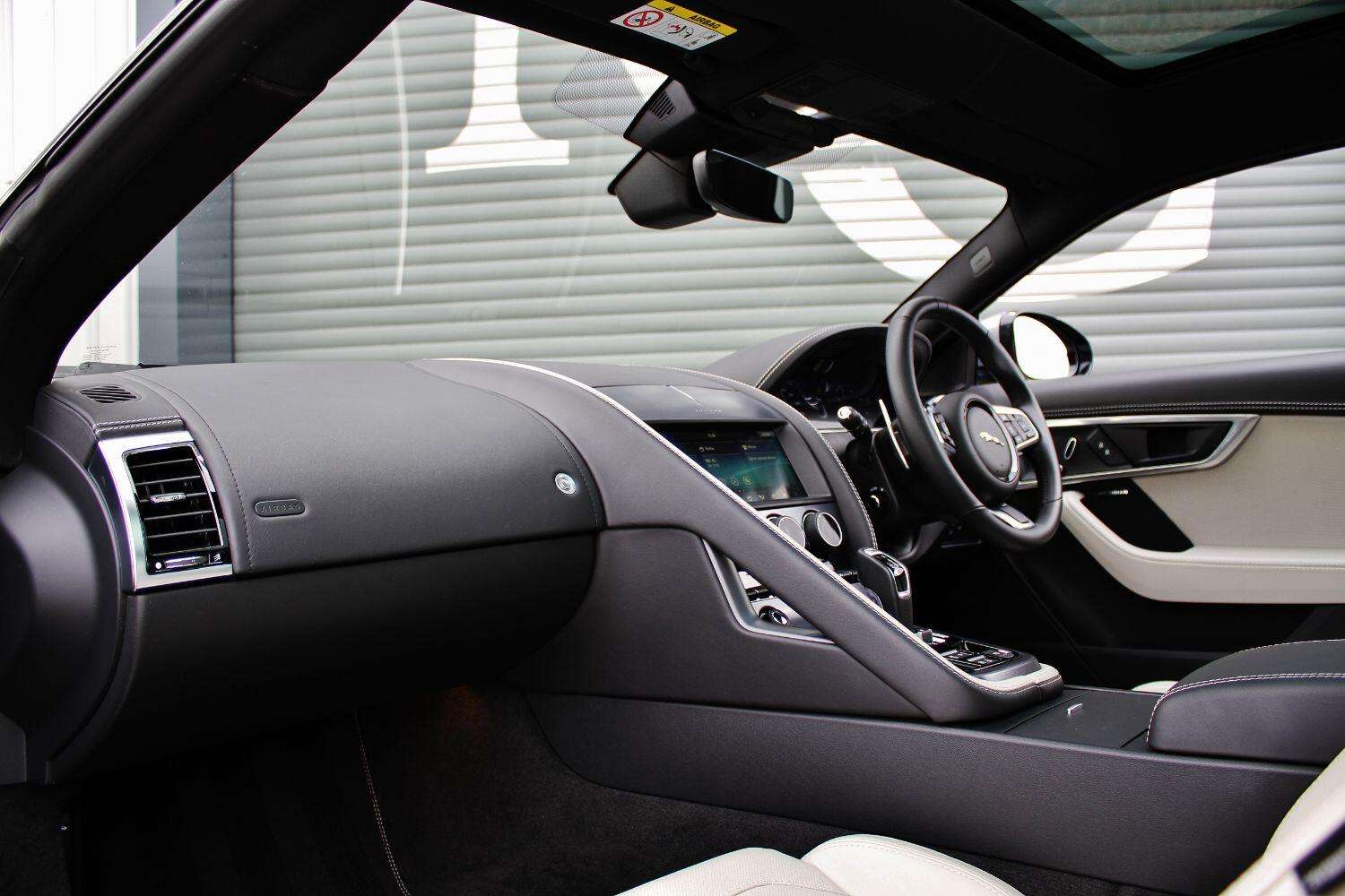 2021 JAGUAR F-TYPE 2021 JAGUAR F-TYPE