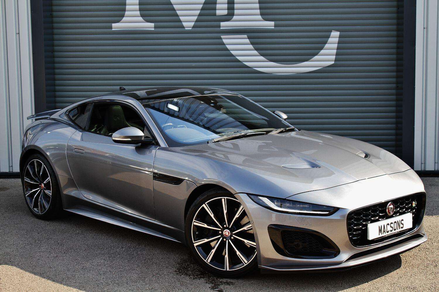 A 2020 JAGUAR F-TYPE 5.0 V8 R AWD A 2020 JAGUAR F-TYPE 5.0 V8 R AWD