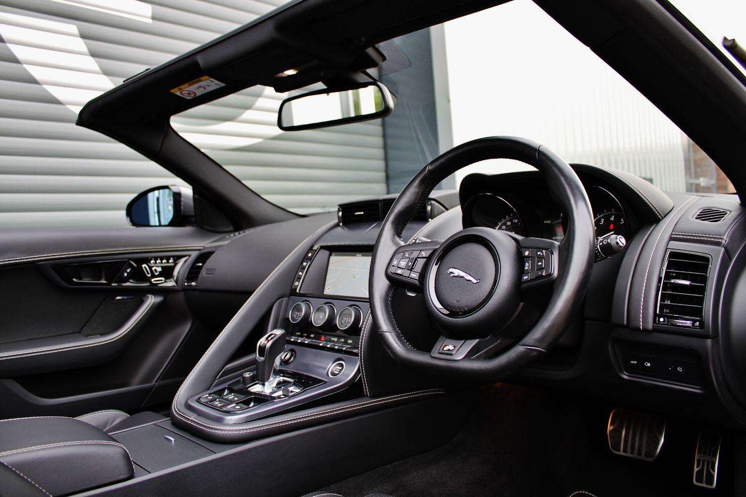 2017 JAGUAR F-TYPE 2017 JAGUAR F-TYPE