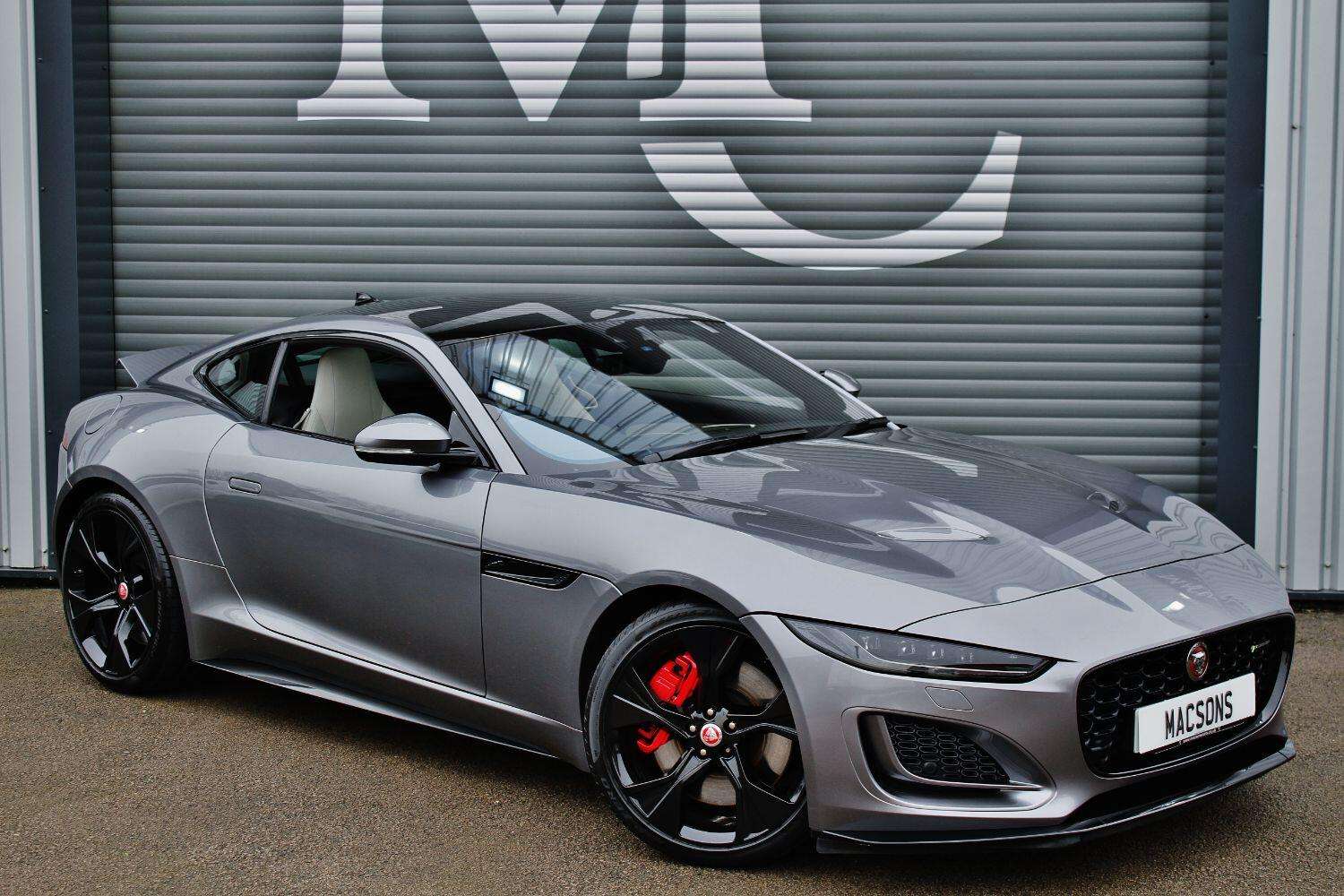 A 2021 JAGUAR F-TYPE 5.0 V8 R-Dynamic P450 AWD A 2021 JAGUAR F-TYPE 5.0 V8 R-Dynamic P450 AWD