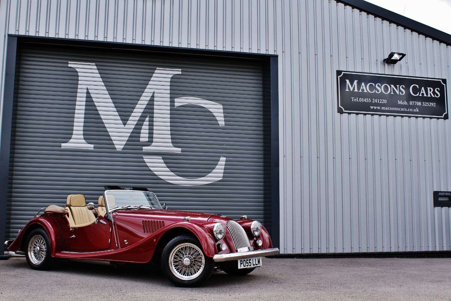 A 2005 MORGAN PLUS 4 PLUS FOUR A 2005 MORGAN PLUS 4 PLUS FOUR