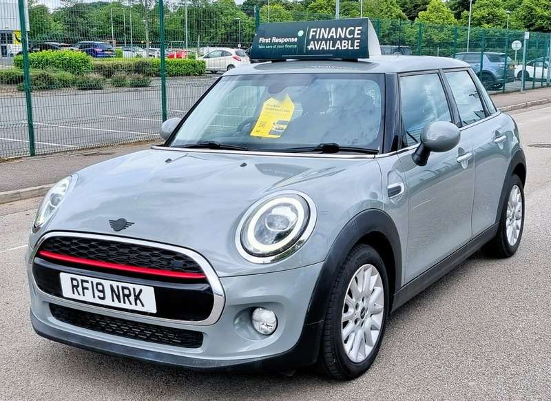 A 2019 MINI MINI COOPER CLASSIC A 2019 MINI MINI COOPER CLASSIC