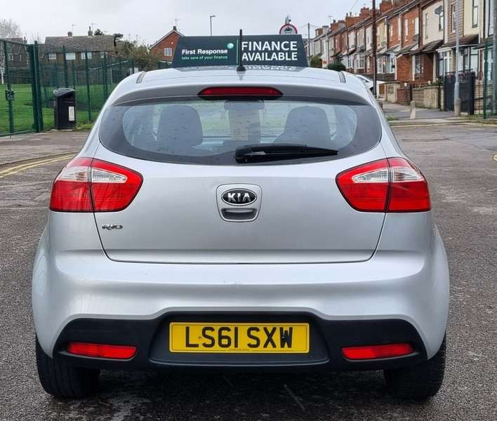 2011 KIA RIO 2011 KIA RIO