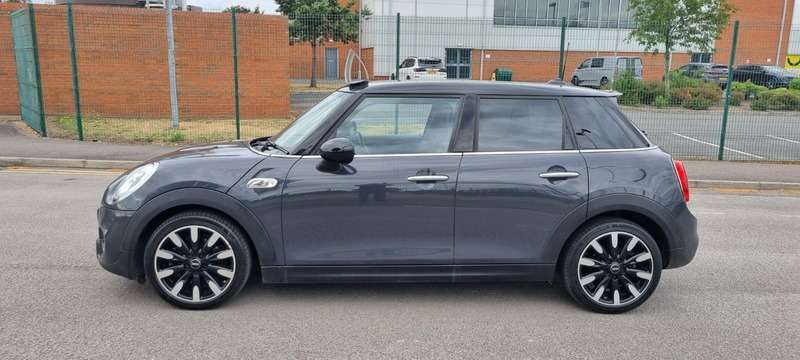 A 2017 MINI MINI COOPER S A 2017 MINI MINI COOPER S