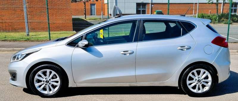 A 2015 KIA CEED CRDI 2 ISG A 2015 KIA CEED CRDI 2 ISG