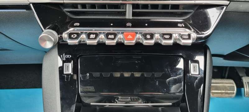 2024 PEUGEOT 2008 2024 PEUGEOT 2008