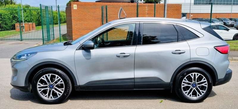 A 2021 FORD KUGA TITANIUM EDITION ECOBLUE A 2021 FORD KUGA TITANIUM EDITION ECOBLUE