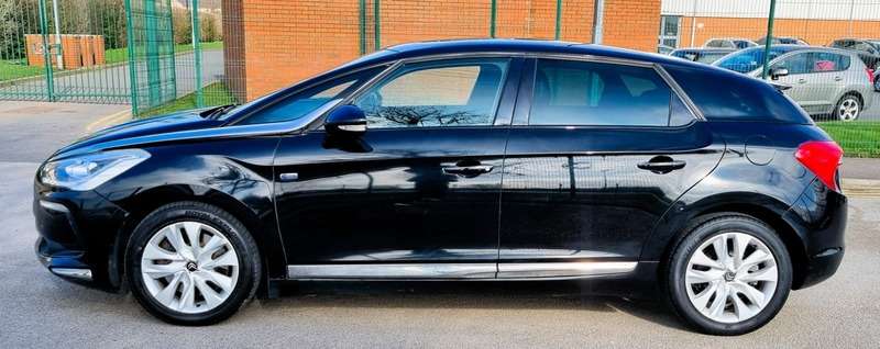 A 2013 CITROEN DS5 HYBRID4 DSTYLE EGS A 2013 CITROEN DS5 HYBRID4 DSTYLE EGS