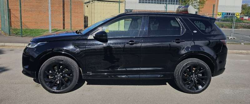 A 2020 LAND ROVER DISCOVERY SPORT R-DYNAMIC SE A 2020 LAND ROVER DISCOVERY SPORT R-DYNAMIC SE