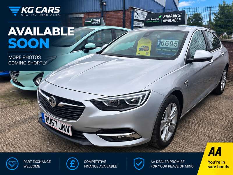 A 2017 VAUXHALL INSIGNIA GRAND SPORT SRI NAV A 2017 VAUXHALL INSIGNIA GRAND SPORT SRI NAV