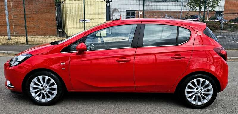 A 2017 VAUXHALL CORSA SE A 2017 VAUXHALL CORSA SE