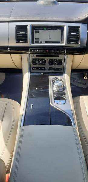 2014 JAGUAR XF 2014 JAGUAR XF