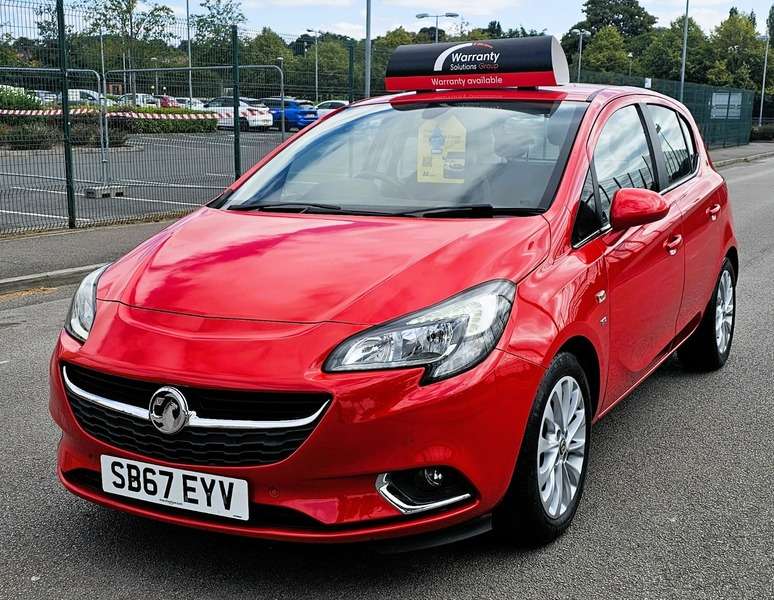 A 2017 VAUXHALL CORSA SE A 2017 VAUXHALL CORSA SE