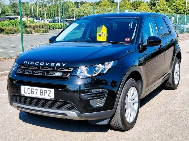 A 2018 LAND ROVER DISCOVERY SPORT TD4 SE A 2018 LAND ROVER DISCOVERY SPORT TD4 SE