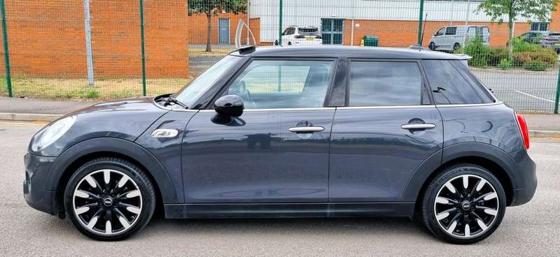 A 2017 MINI MINI COOPER S A 2017 MINI MINI COOPER S