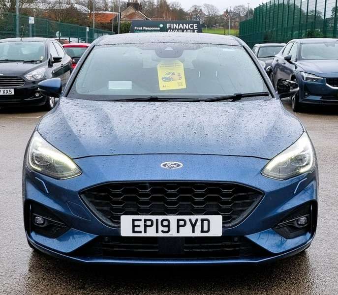 A 2019 FORD FOCUS ST-LINE X A 2019 FORD FOCUS ST-LINE X