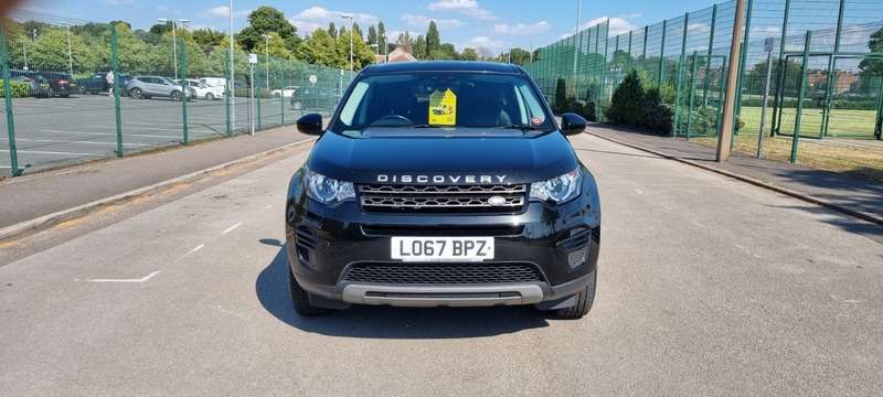 A 2018 LAND ROVER DISCOVERY SPORT TD4 SE A 2018 LAND ROVER DISCOVERY SPORT TD4 SE