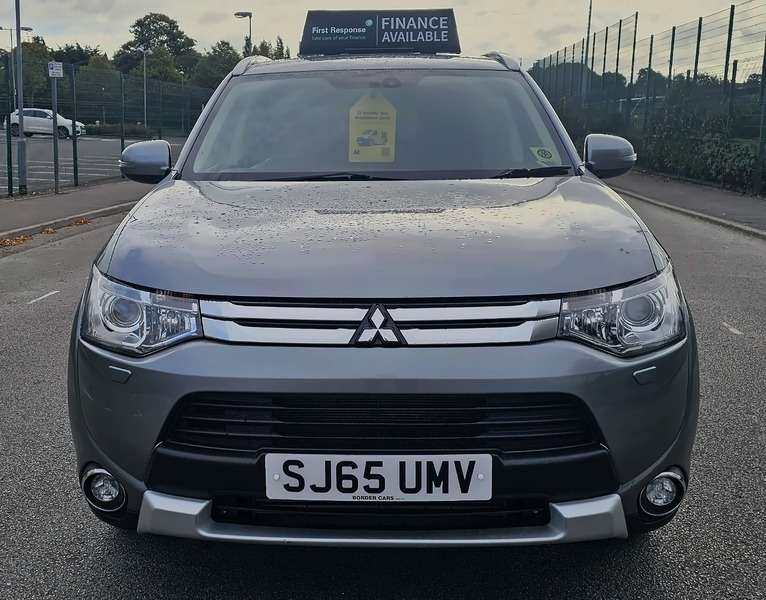 A 2015 MITSUBISHI OUTLANDER DI-D GX 4 A 2015 MITSUBISHI OUTLANDER DI-D GX 4
