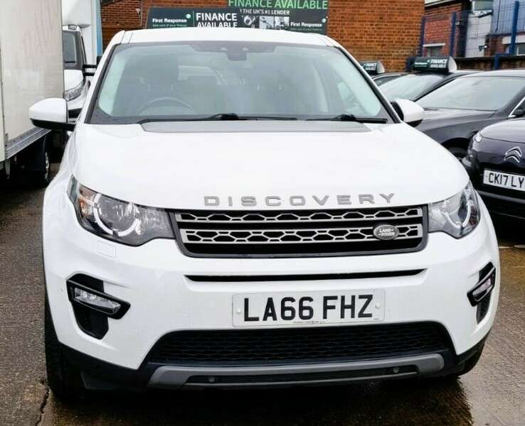 A 2017 LAND ROVER DISCOVERY SPORT TD4 SE TECH A 2017 LAND ROVER DISCOVERY SPORT TD4 SE TECH