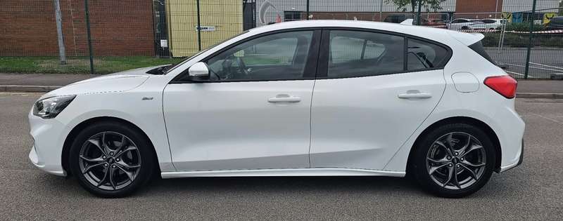 A 2019 FORD FOCUS ST-LINE A 2019 FORD FOCUS ST-LINE