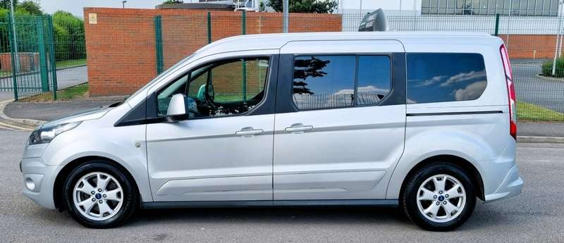 A 2017 FORD TOURNEO CONNECT GRAND TITANIUM TDCI A 2017 FORD TOURNEO CONNECT GRAND TITANIUM TDCI