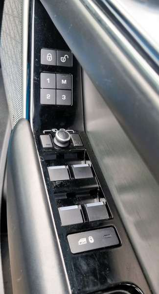 2018 LAND ROVER RANGE ROVER VELAR 2018 LAND ROVER RANGE ROVER VELAR