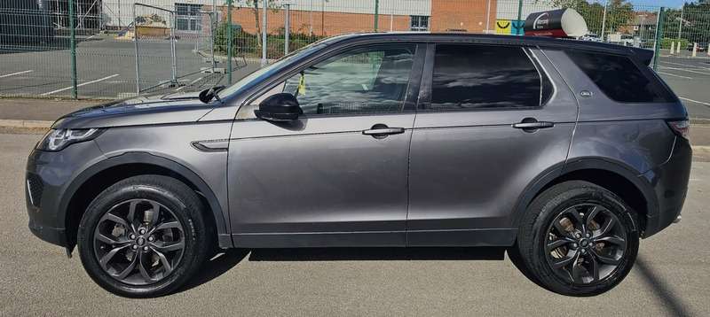 A 2017 LAND ROVER DISCOVERY SD4 HSE A 2017 LAND ROVER DISCOVERY SD4 HSE