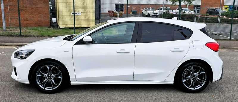 A 2020 FORD FOCUS ST-LINE A 2020 FORD FOCUS ST-LINE