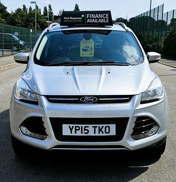 A 2015 FORD KUGA TITANIUM TDCI A 2015 FORD KUGA TITANIUM TDCI