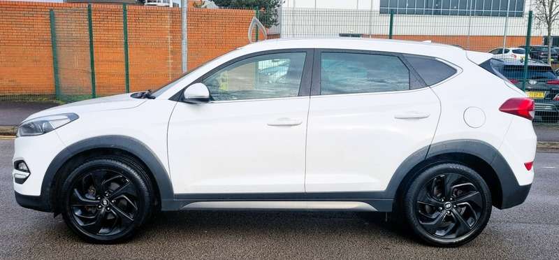 A 2016 HYUNDAI TUCSON CRDI PREMIUM BLUE DRIVE A 2016 HYUNDAI TUCSON CRDI PREMIUM BLUE DRIVE