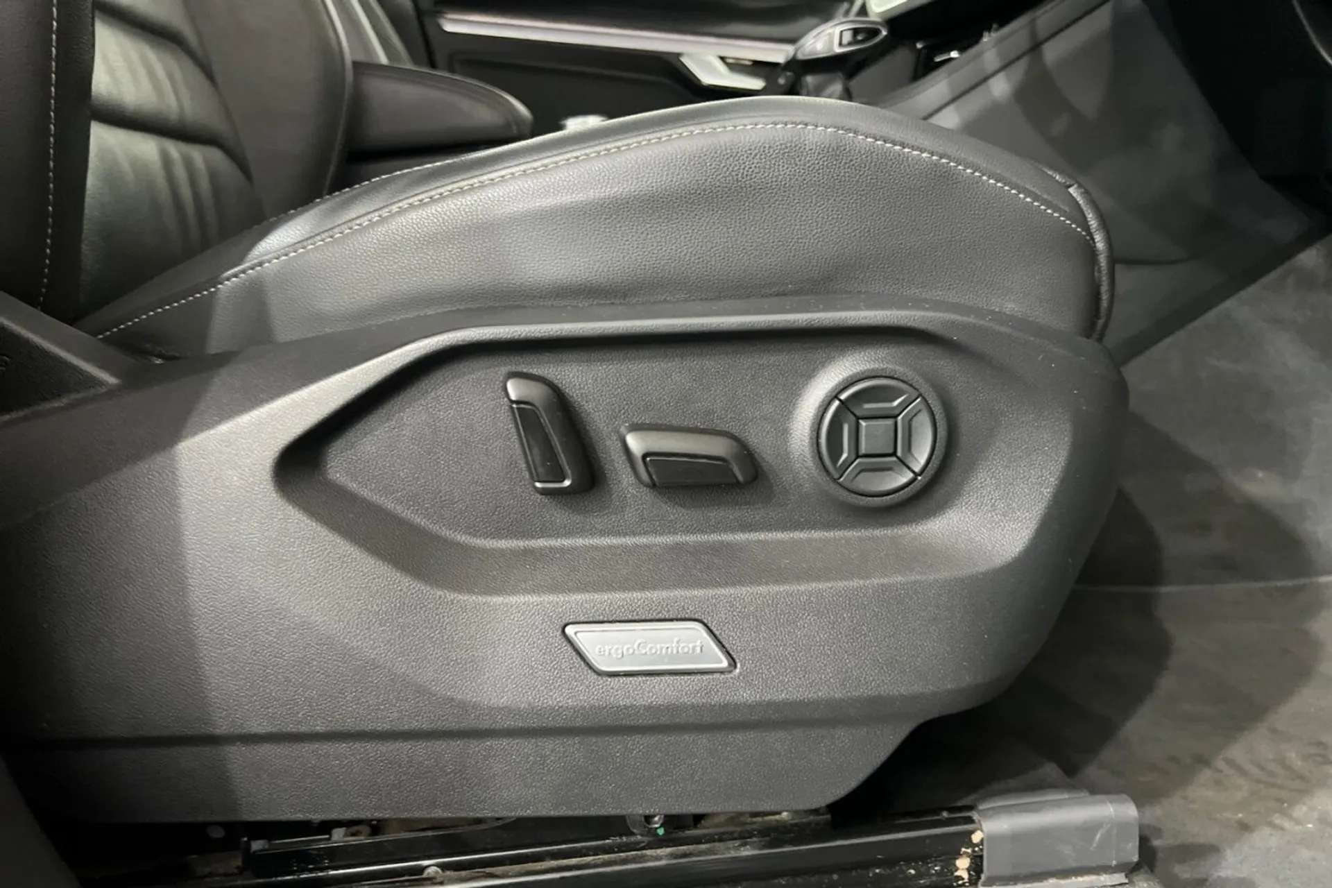 2020 VOLKSWAGEN TOUAREG 2020 VOLKSWAGEN TOUAREG