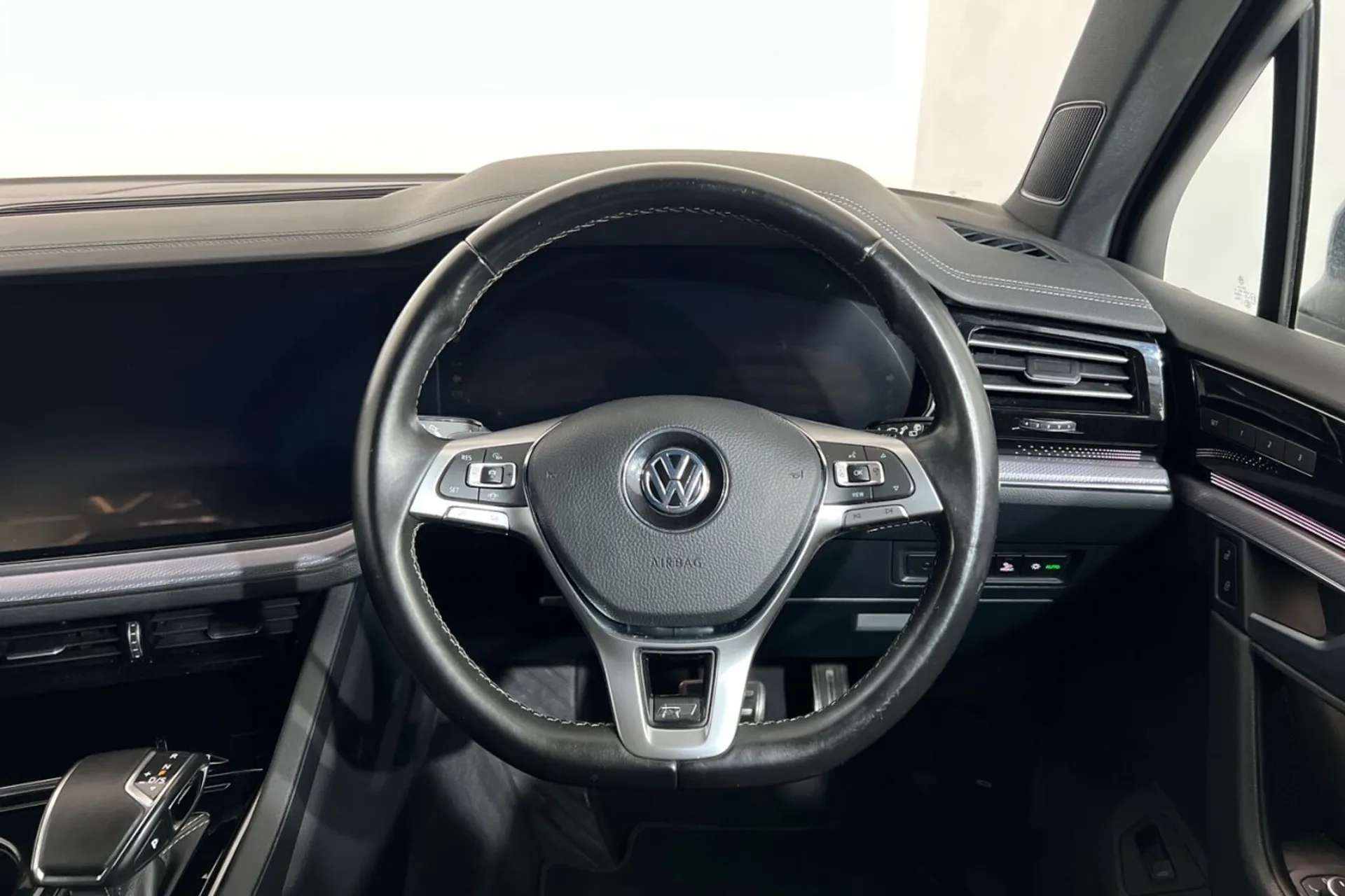 2020 VOLKSWAGEN TOUAREG 2020 VOLKSWAGEN TOUAREG