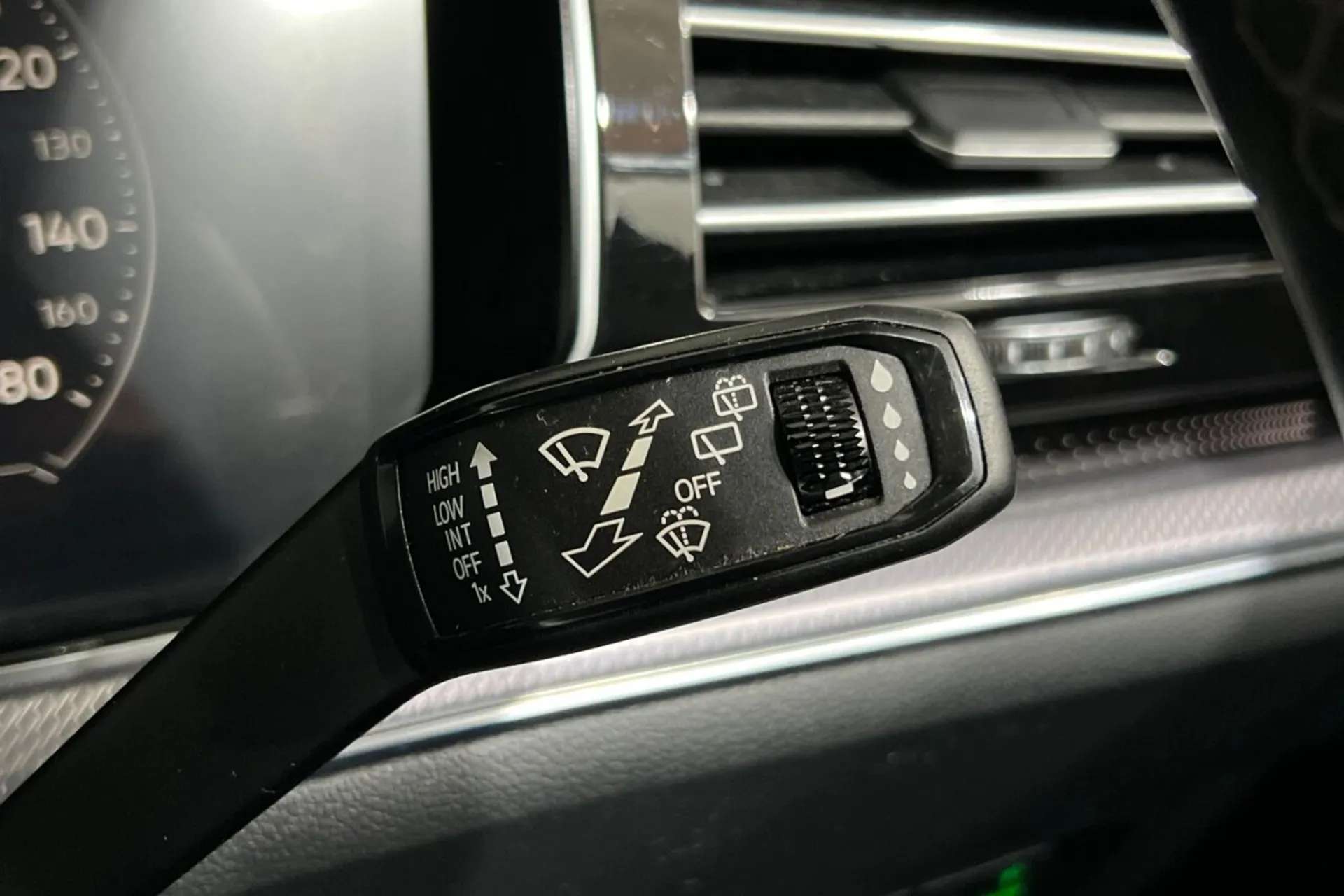 2020 VOLKSWAGEN TOUAREG 2020 VOLKSWAGEN TOUAREG