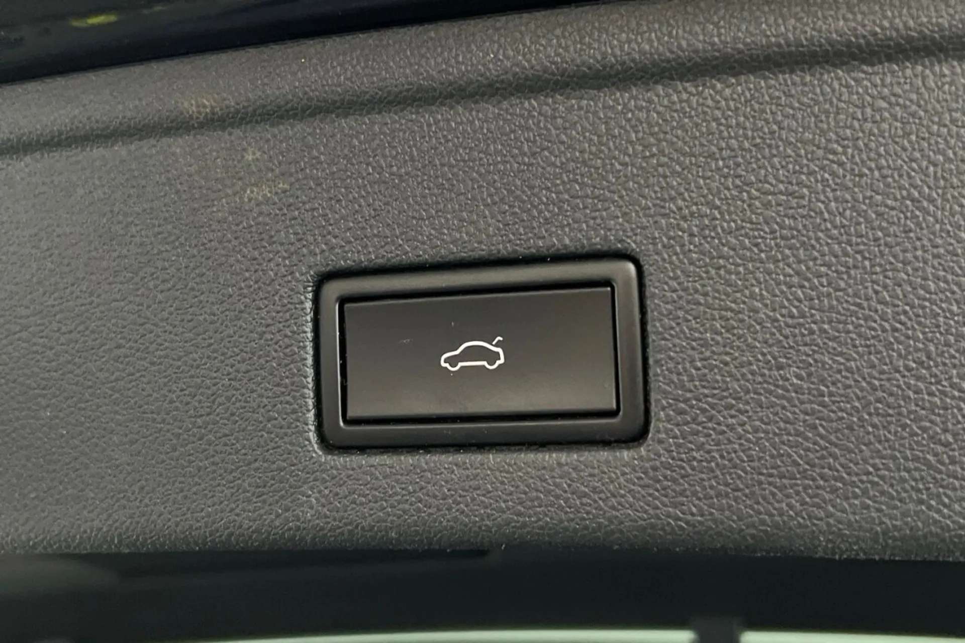 2020 VOLKSWAGEN TOUAREG 2020 VOLKSWAGEN TOUAREG