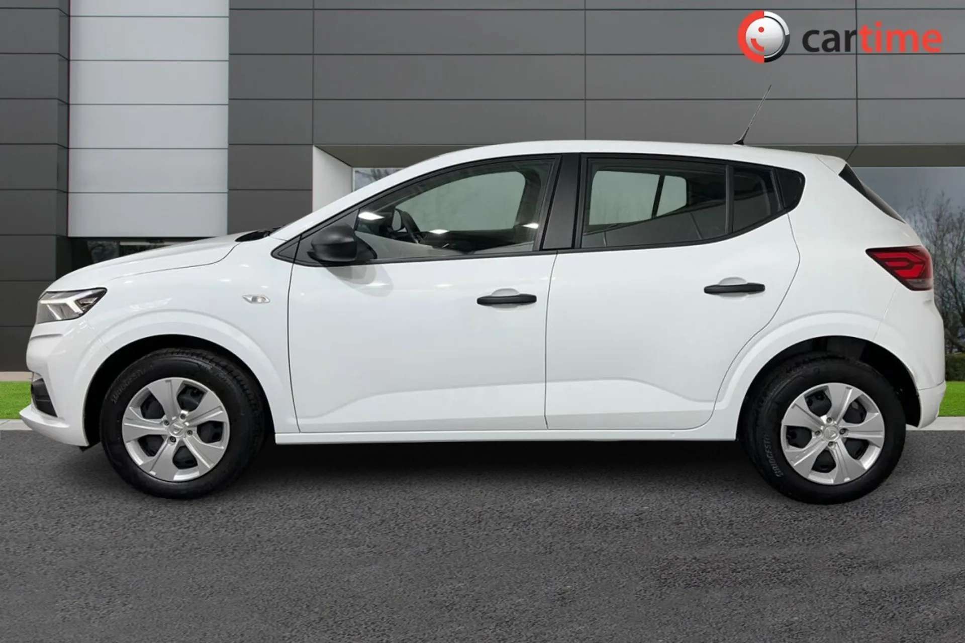 A 2022 DACIA SANDERO 1.0 ESSENTIAL TCE 5d 90 BHP Docking Station, LED Daytime Lights, Tinted Windows, USB Connection, Glacier White Glacier White, 15-Inch Wheels A 2022 DACIA SANDERO 1.0 ESSENTIAL TCE 5d 90 BHP Docking Station, LED Daytime Lights, Tinted Windows, USB Connection, Glacier White Glacier White, 15-Inch Wheels