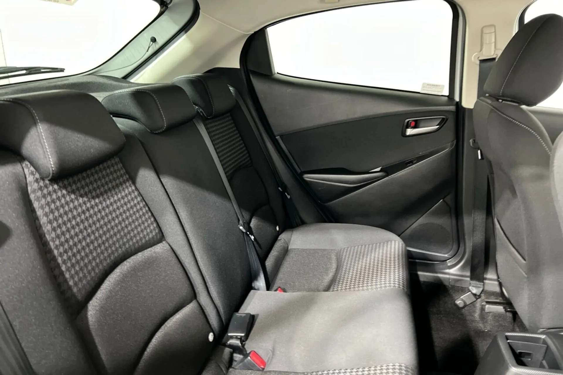 2018 MAZDA MAZDA2 2018 MAZDA MAZDA2