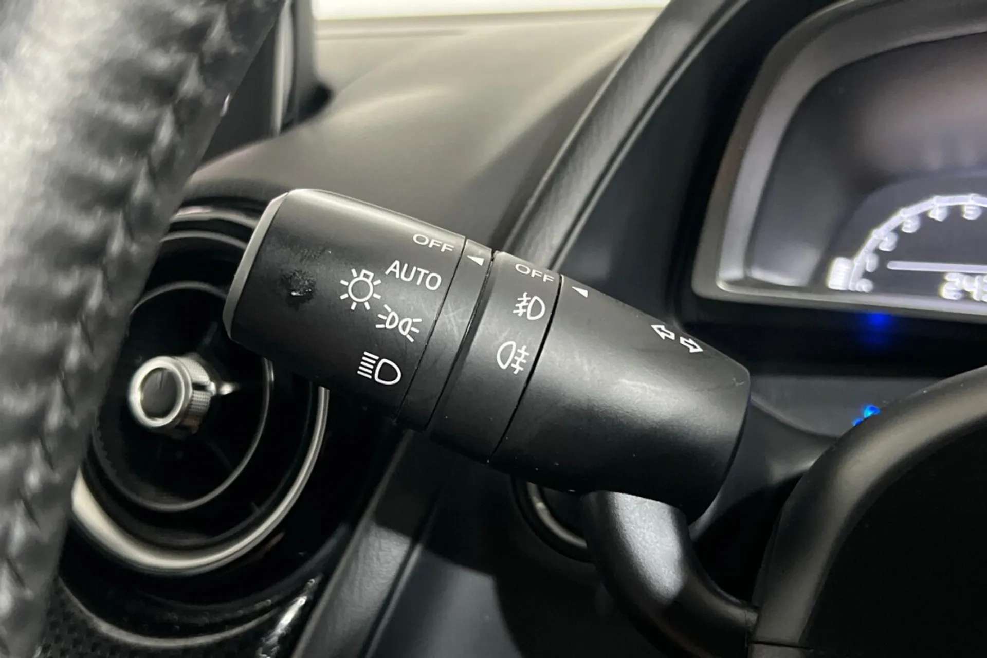 2018 MAZDA MAZDA2 2018 MAZDA MAZDA2