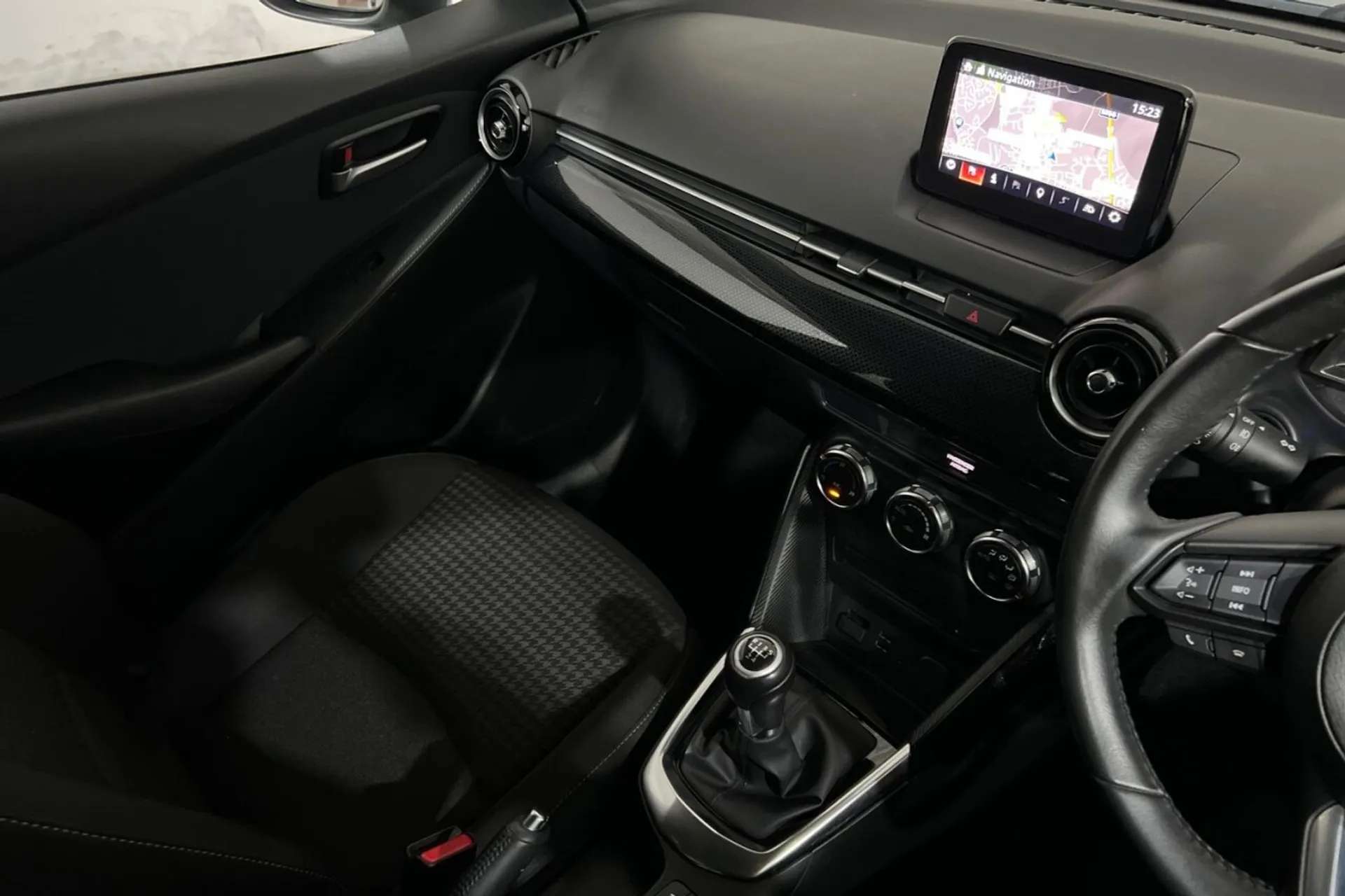 2018 MAZDA MAZDA2 2018 MAZDA MAZDA2