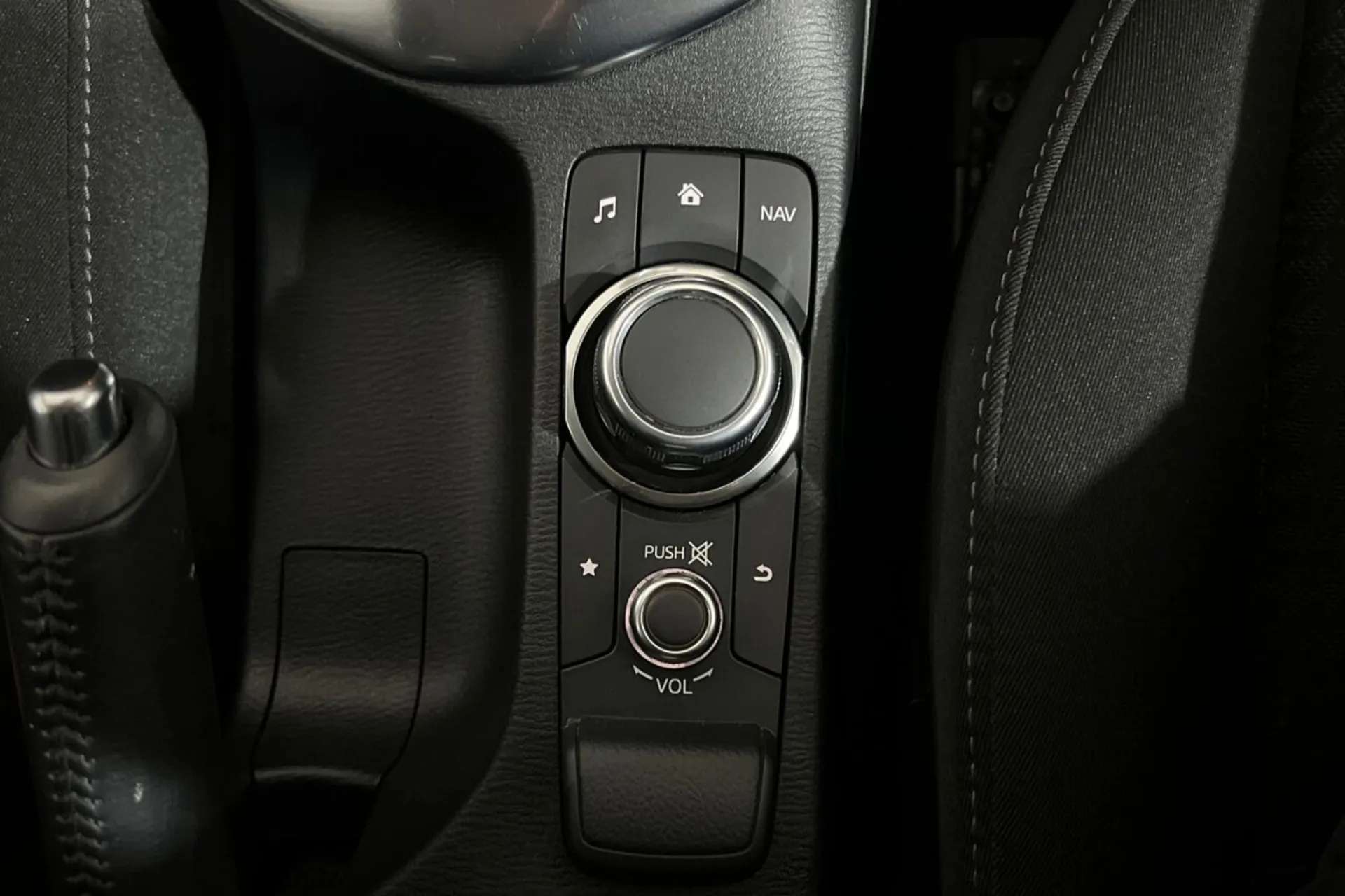 2018 MAZDA MAZDA2 2018 MAZDA MAZDA2