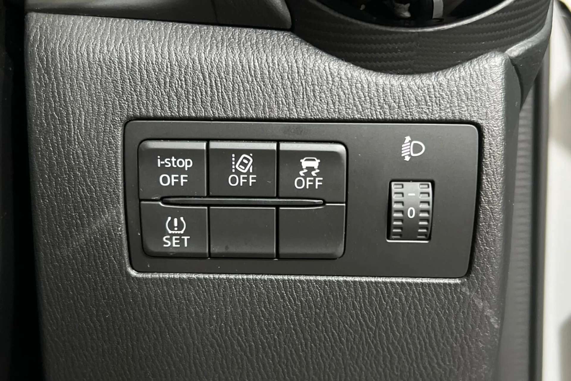 2018 MAZDA MAZDA2 2018 MAZDA MAZDA2